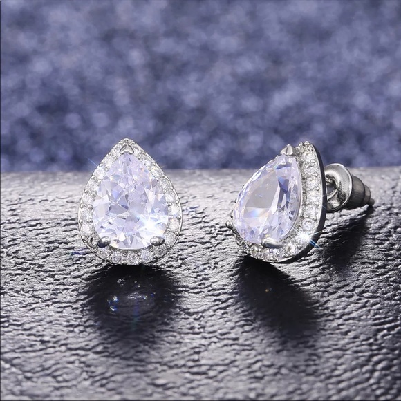 New Gorgeous 925 Silver Pear Cut Diamond Earrings - Picture 4 of 6
